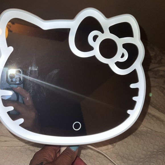 Hello Kitty LED Rechargeable Makeup Mirror ***EXCELLENT CONDITION *** - Picture 4 of 6